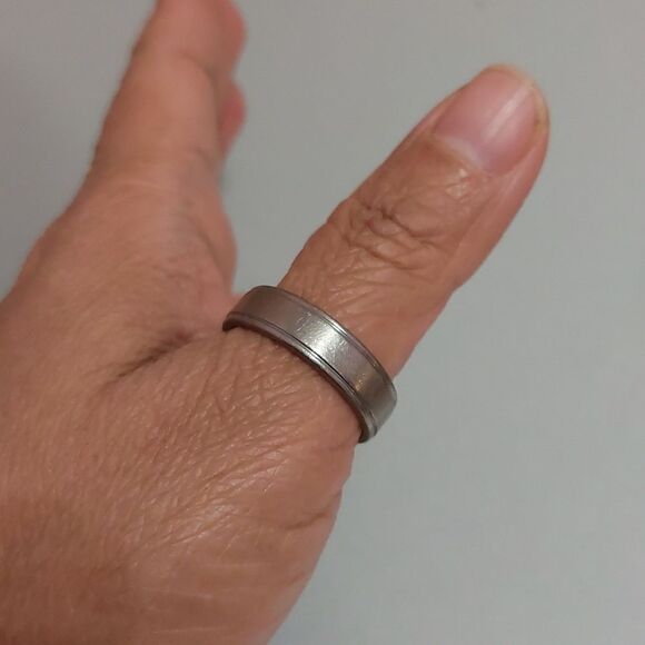 Titanium Men's Ring Size 10.5 Beveled Edge Signed - Picture 2 of 4